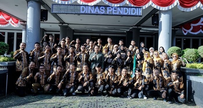 Kadisdik Jabar Lepas Kontingen FLS2N Yang Berlaga Tingkat Nasional