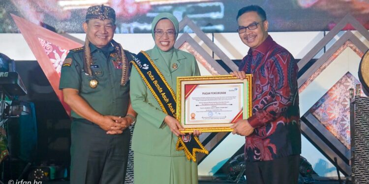 BKKBN Nobatkan KASAD Bapak Asuh Budaya, Ketua Umum Persit KCK Bunda Asuh Stunting