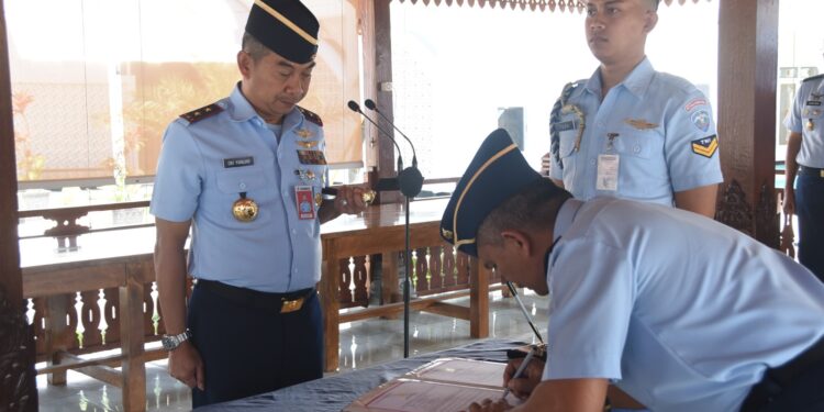 Dankoharmatau Terima Penyerahan Jabatan Dirpers