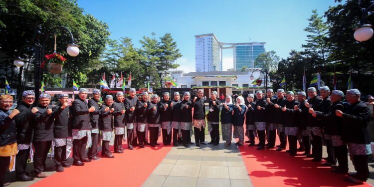 Ziarah, Bebersih Bandung Hingga Doa Bersama, Semarakkan HJKB 213