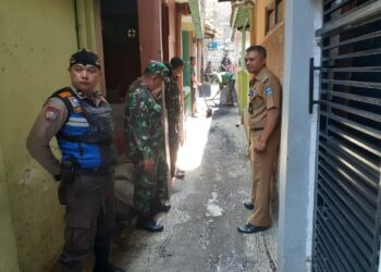 Koramil 1812 Bandung Wetan Aspal Jalan Gang di Tamansari