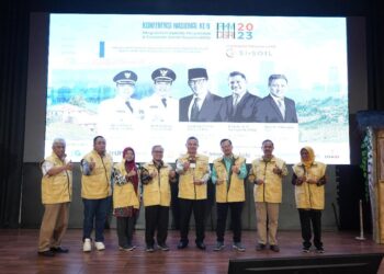 Buka Konferensi Nasional Ke-9 di Tel-U, Sandiaga Uno Sebut Maksimalkan Potensi Digital Melalui Pentahelix