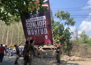 Jokowi Ke Bali, Baliho Ganjar Mahfud Dicopot, PDI-P Beraksi