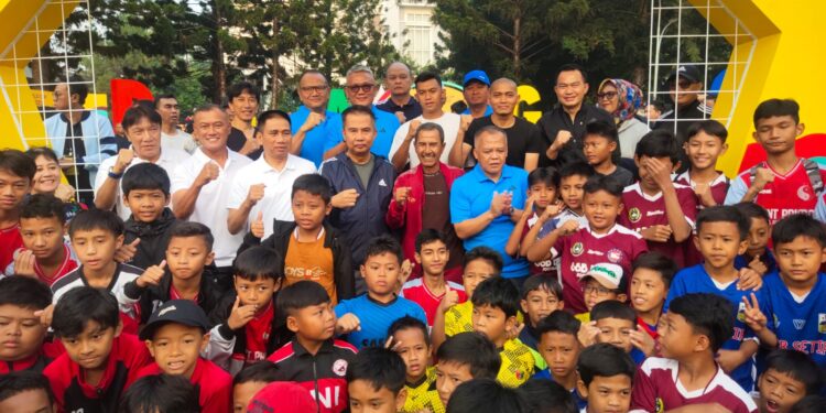 FIFA U-17 World Cup Indonesia 2023 Semarakkan Car Free Day Bandung