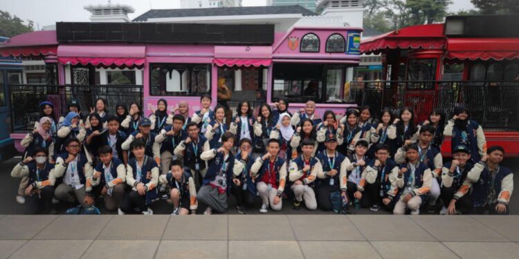 Siswa Tiongkok Ikut BARAYA di Balaikota Bandung