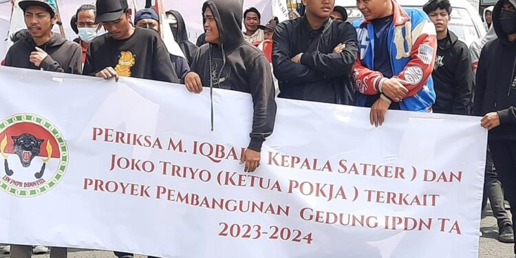 Proses Lelang Tidak Transparan, Ratusan Massa PMPRI Datangi BP2JK Jabar