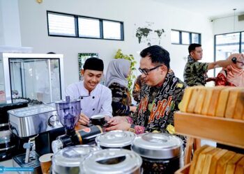 Resmikan Kafe SLBN Surade, Peserta Didik Kantongi Sertifikat Food & Beverage