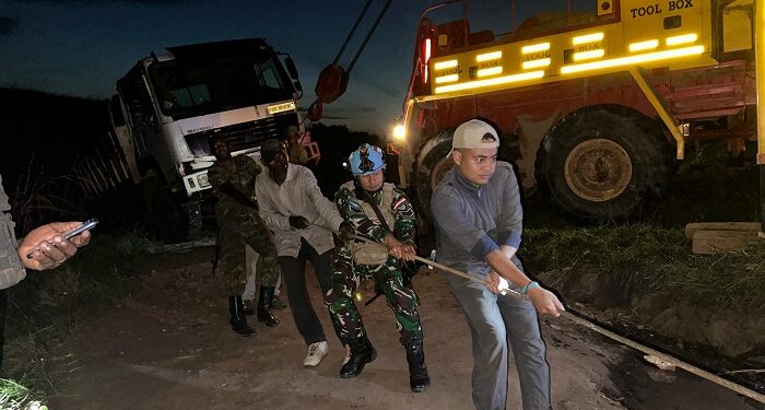 Satgas Indo RDB XXXIX-E/MONUSCO Bantu Evakuasi Truk FARDC