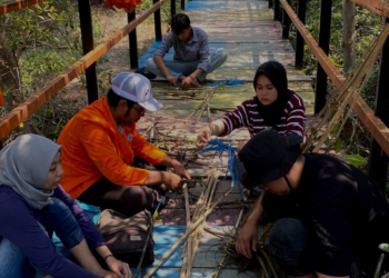 Ajak Jaga Lingkungan , Mahasiswa ITPB Balongan Tanam Mangrove