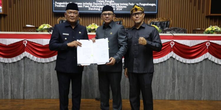 Dewan Tetapkan Raperda Penataan Pusat Perbelanjaan dan Toko Swalayan