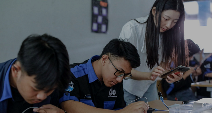 Siswa SMKN 14 Bandung Belajar Pemograman Dari Pengajar Asal Korsel