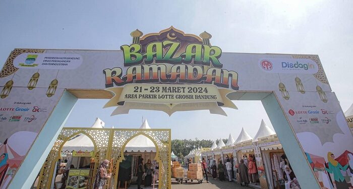 Puluhan UMKM Tawarkan Produk Murah di Bazar Ramadan Lotte Grosir