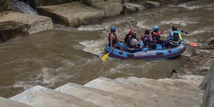 Jenazah Dua Santri Yang Hanyut di Sungai Cikapundung Ditemukan