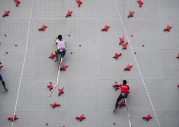 Spiderman Jabar Raharjati Nursamsa Ikuti BK Olimpiade di Shanghai Cina