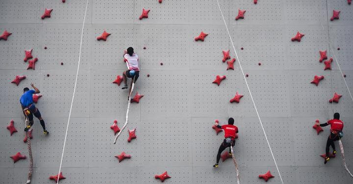 Spiderman Jabar Raharjati Nursamsa Ikuti BK Olimpiade di Shanghai Cina