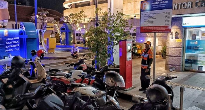 Gerak Cepat, Dishub Tertibkan Parkir Mahal di Kota Bandung