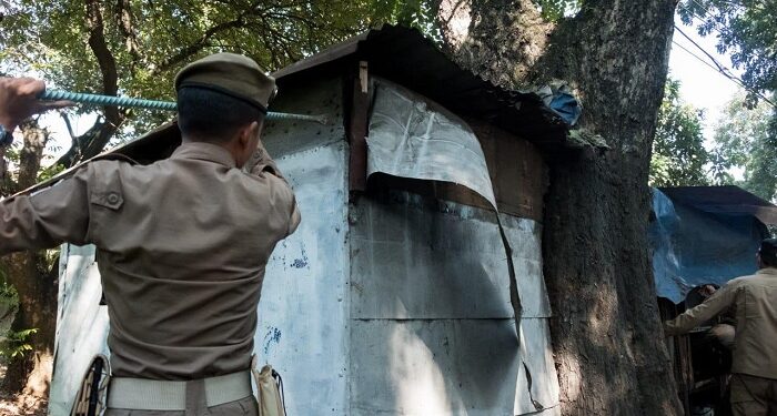 Bandel, Kios di Jalan Supratman Bandung Dibongkar