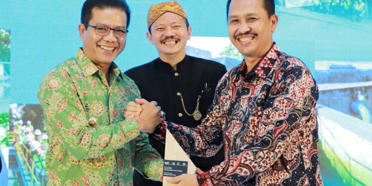 Karena Hal Ini, PDAM Tirtaraharja Raih 3 Penghargaan Dari Pemerintah Australia