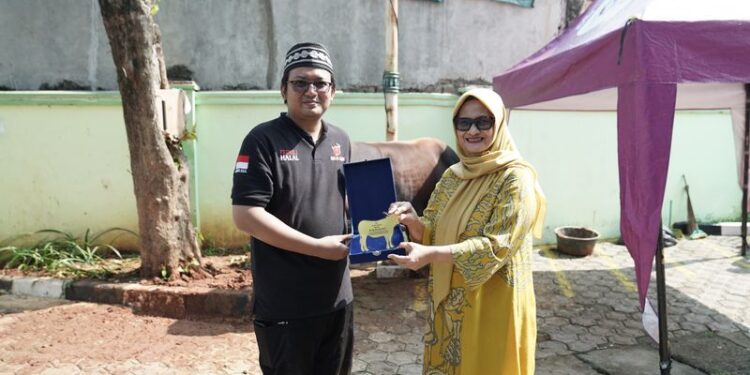 MTXL Axiata Salurkan Hewan Kurban ke Berbagai Daerah