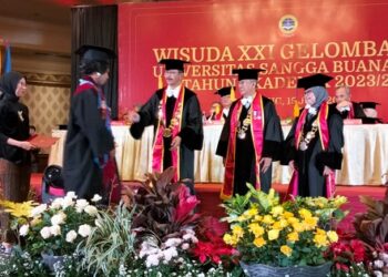 Saat Wisuda, Rektor USB YPKP Minta Mahasiswa Bersaing Dengan Skill