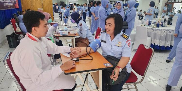 Peringati HUT WARA Ke 61, Gelar Donor Darah dan Anjangsana Ke Panti Wreda