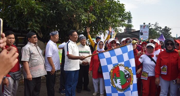 HUT Koperasi Ke 77 di Bandung, Ribuan Peserta Jalan Sehat Ambil Bagian