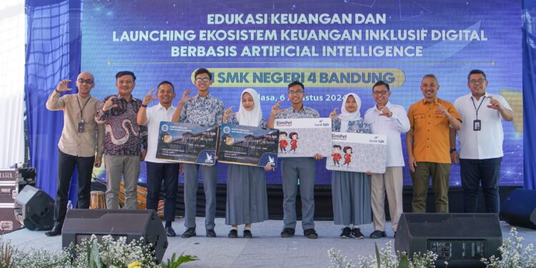 bjb Hadirkan Keuangan Inklusif Melalui AI di SMKN 4 Bandung