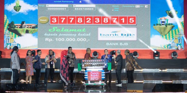 Nasabah bjb Menangkan Undian Ratusan Juta Simpeda