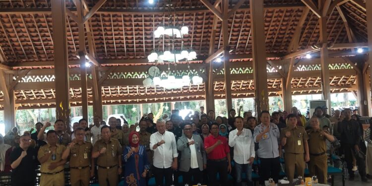 HUT ke 40, Angkasa Pura II Bantu 17 Kaki Palsu Untuk Disabilitas