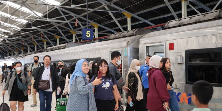 Libur Panjang Maulid, 34 Ribu Penumpang KA ke Bandung