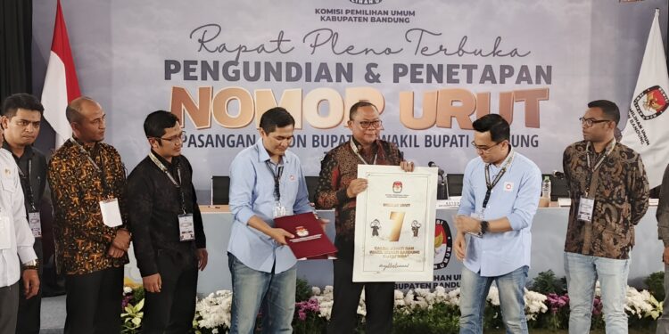 Halo Bandung & Mari Bung Rebut Kembali Menggema Saat Paslon Alus Pisan Dapat No 1