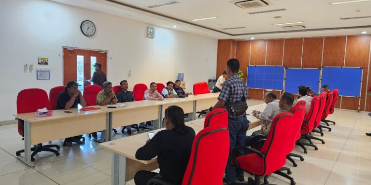 Ratusan Massa Desa Parungmulya Karawang Datangi PT Inti Ganda Perdana