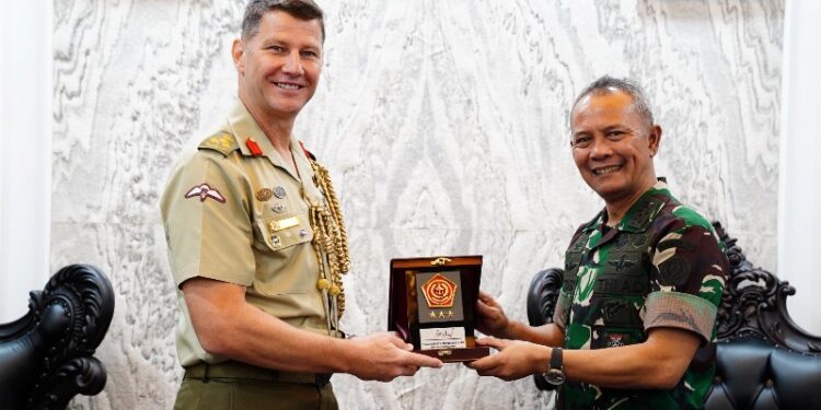 Kasum TNI Terima Courtesy Call Athan Australia Brigjen Matt Campbell