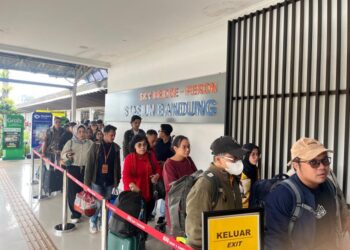 Pelanggan KA Tak Perlu Khawatir, Daop 2 Siagakan CSM Mobile di Stasiun-stasiun