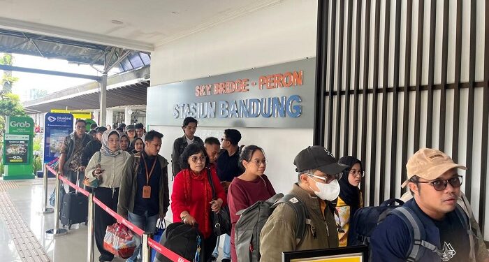 Pelanggan KA Tak Perlu Khawatir, Daop 2 Siagakan CSM Mobile di Stasiun-stasiun