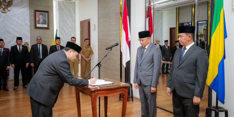 Iskandar Zulkarnain Dilantik Jadi Penjabat Sekretaris Daerah Kota Bandung