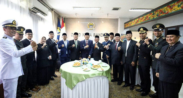 Rapat Paripurna DPRD Umumkan Penetapan Wali Kota-Wakil Wali Kota Bandung
