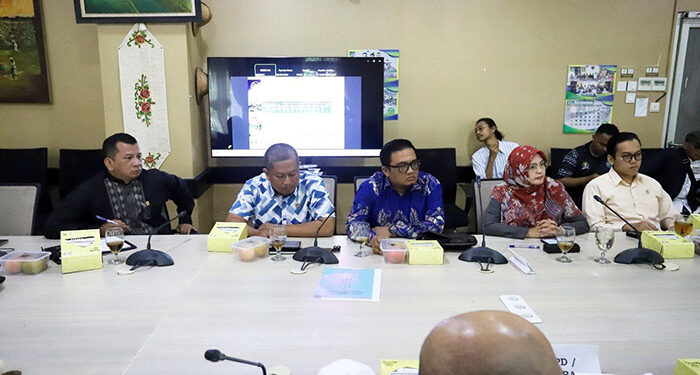 Persoalan Uang Pensiun, DPRD Dorong Komunikasi 9 Eks Karyawan dengan PT. DI