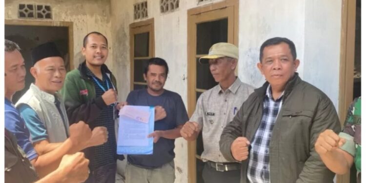 Peduli Sesama, PDAM Tirta Raharja Bantu Korban Kebakaran