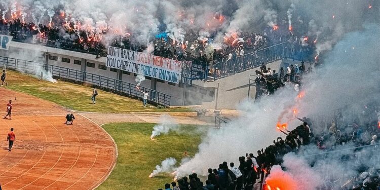 Jelang Hadapi Persija, Ribuan Bobotoh Bakar Semangat Tim Persib