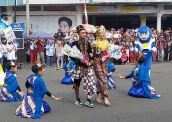 HUT Ke-22 Kota Banjar Dimeriahkan Festival Kirab Budaya Janur