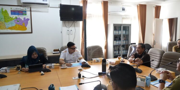 Komisi II Gelar Rapat Kerja dengan Disdagin Bahas Mekanisme Distribusi Gas 3 Kg