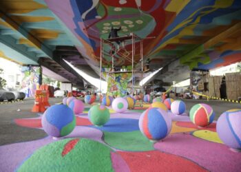 Kolong Jembatan Pasupati Kini Dihiasi Mural Keren