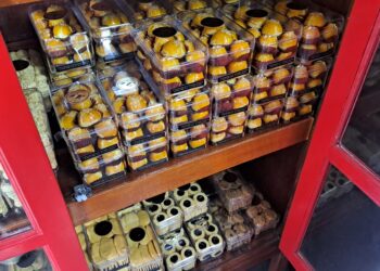 Toko Kue Yahya: Legenda Kue Bandung yang Tetap Eksis dan Laris Manis