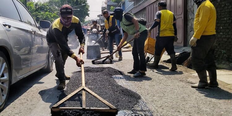 Wujudkan Infrastruktur Jalan yang Aman dan Nyaman, DPRD dan DSDABM Kota Bandung Jalin Kolaborasi