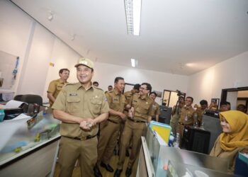 Erwin Tinjau Sejumlah OPD di Balai Kota