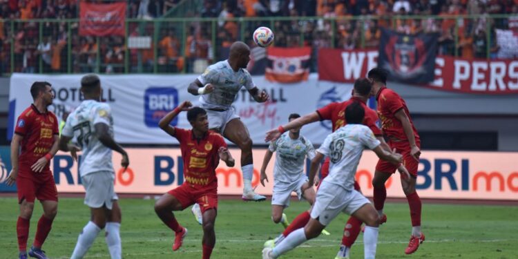 Duel Klasik Liga 1, Persib Tahan Imbang Persija di Kandangnya