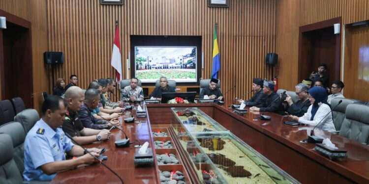 Forkopimda Sepakat Jaga Kota Bandung Kondusif, Farhan: Tindak Tegas Miras Ilegal