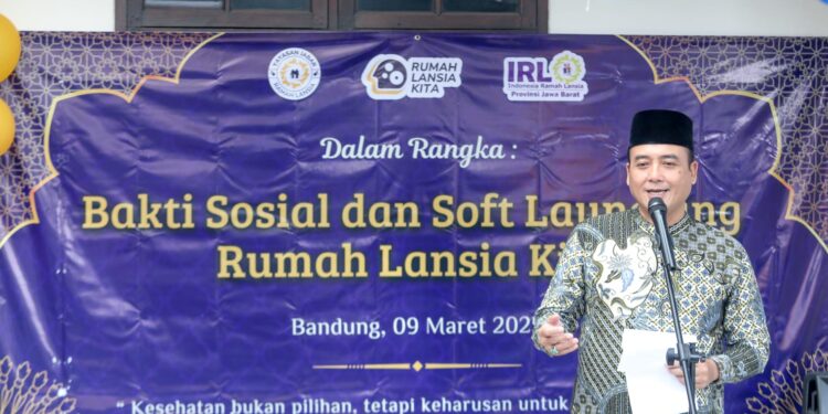 Erwin Resmikan Rumah Lansia Kita di Kecamatan Sukajadi