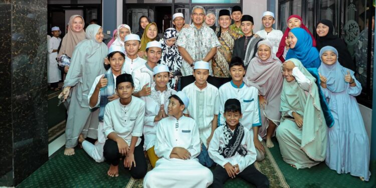 Erwin Beri Tausyiah di kegiatan Semarak Ramadan Bandung Utama Kecamatan Panyileukan
